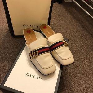 GUCCI DOUBLE G LEATHER SLIPPER SLIDES
